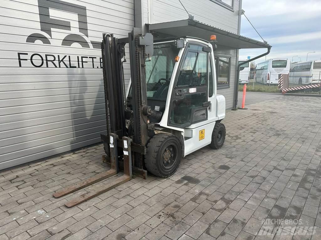 Nissan YG1D2A30Q Diesel Stapler