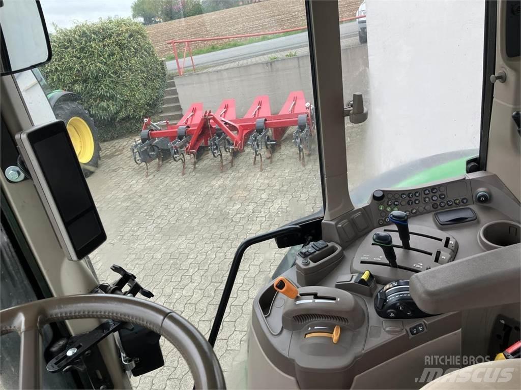 John Deere 6120M Traktoren
