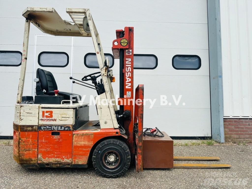 Nissan S01 D 13 U Elektro Stapler