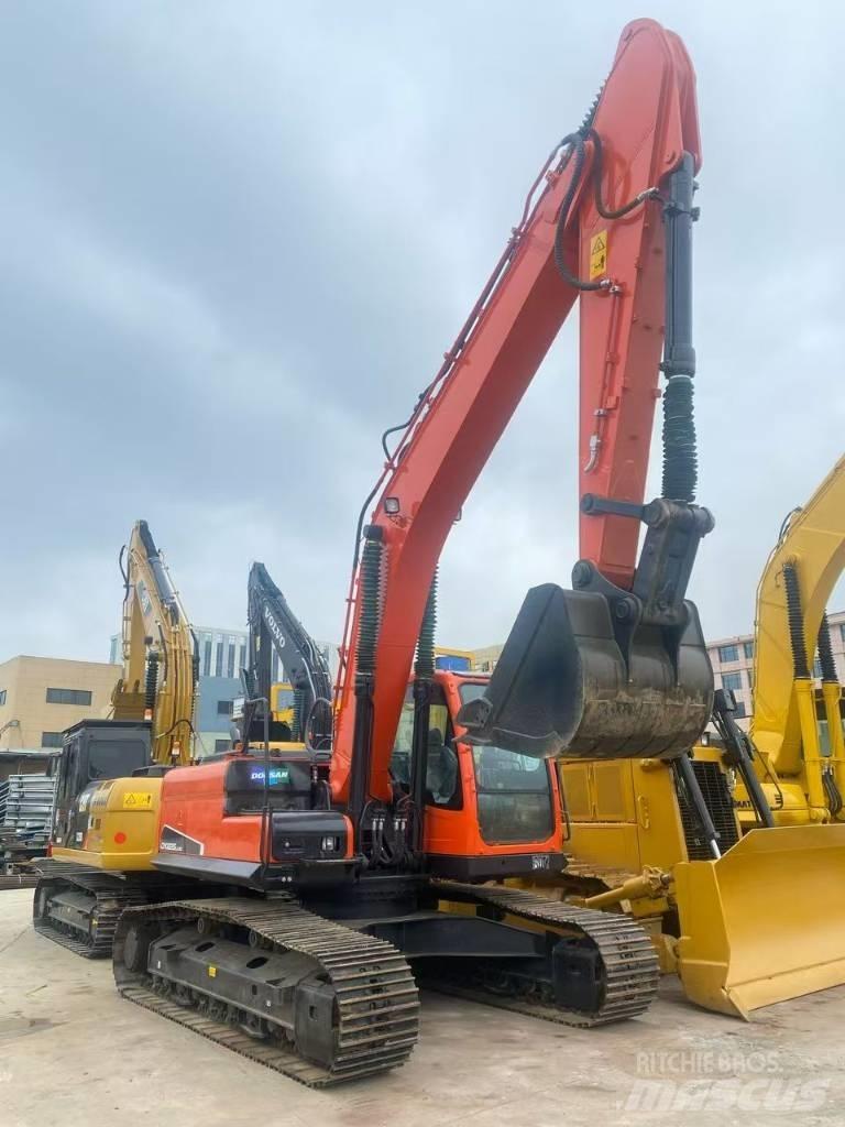 Doosan DX 225 LC Raupenbagger
