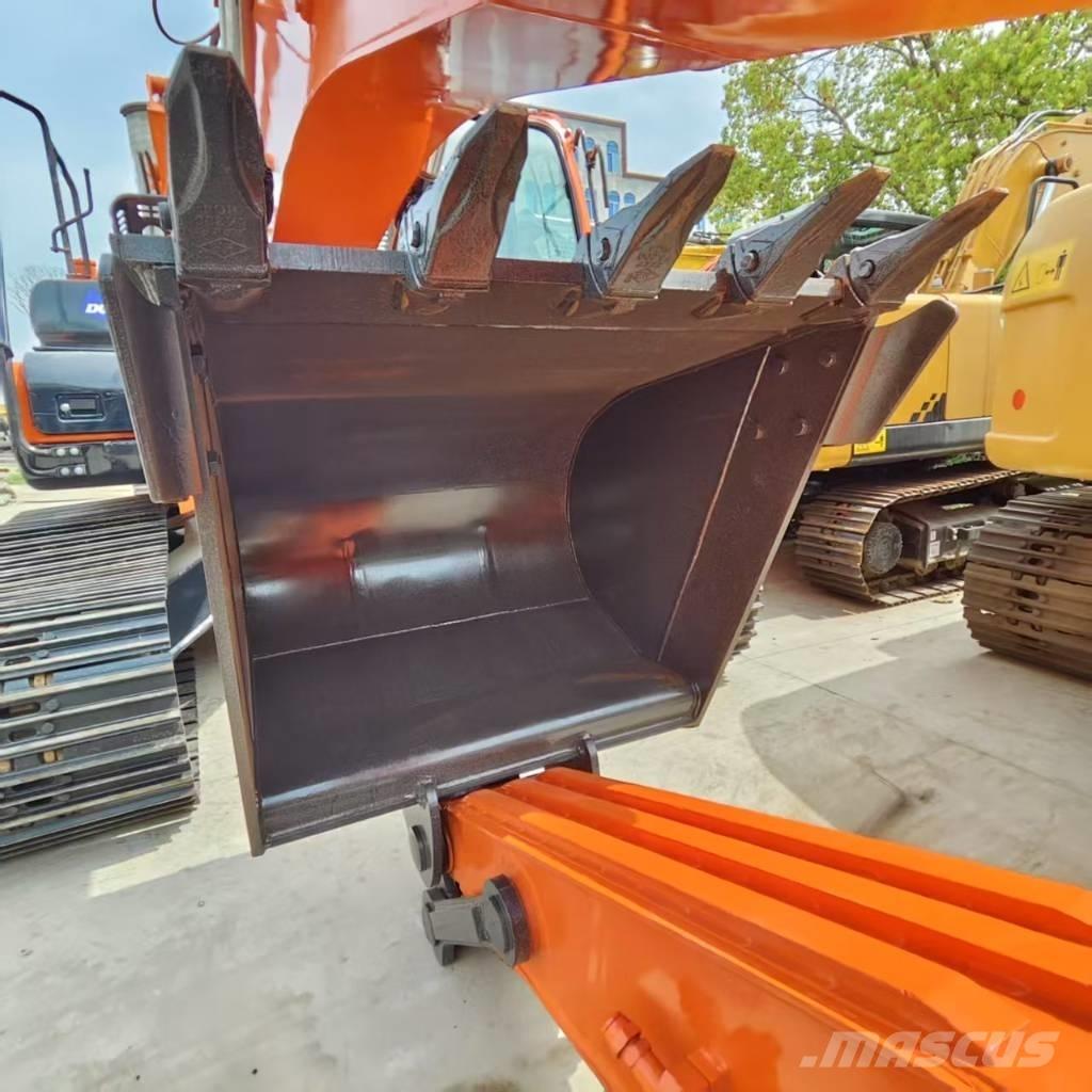 Doosan DX 225 Raupenbagger