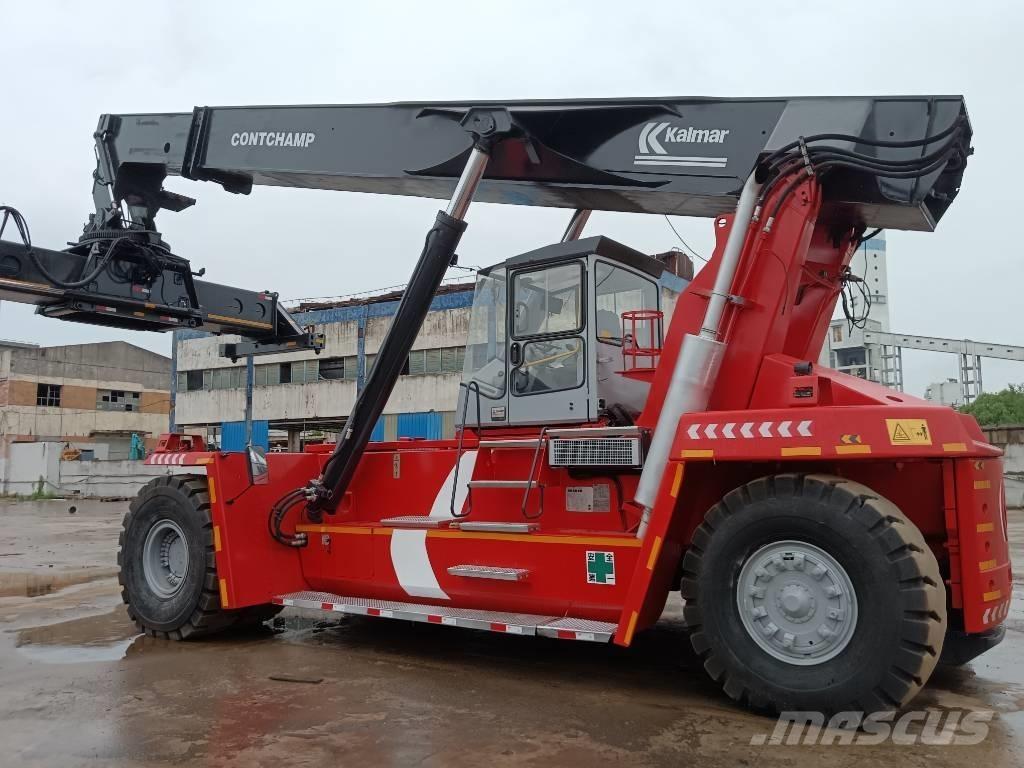 Kalmar DRF 450 Reach-Stacker