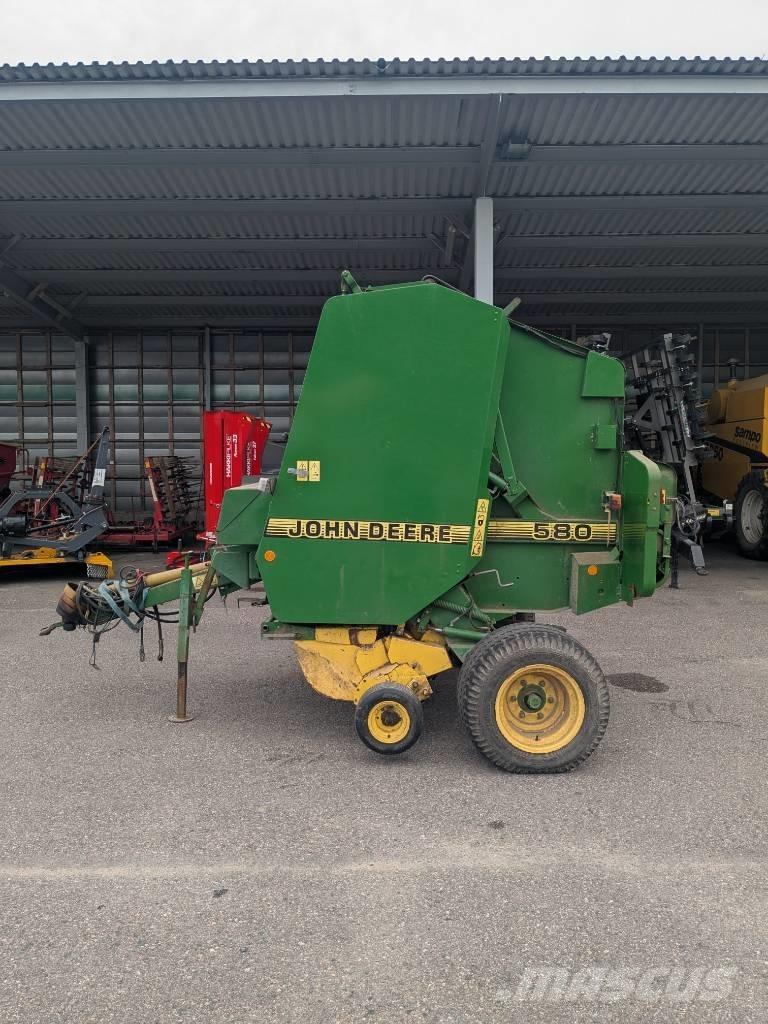 John Deere 580 Rundballenpressen