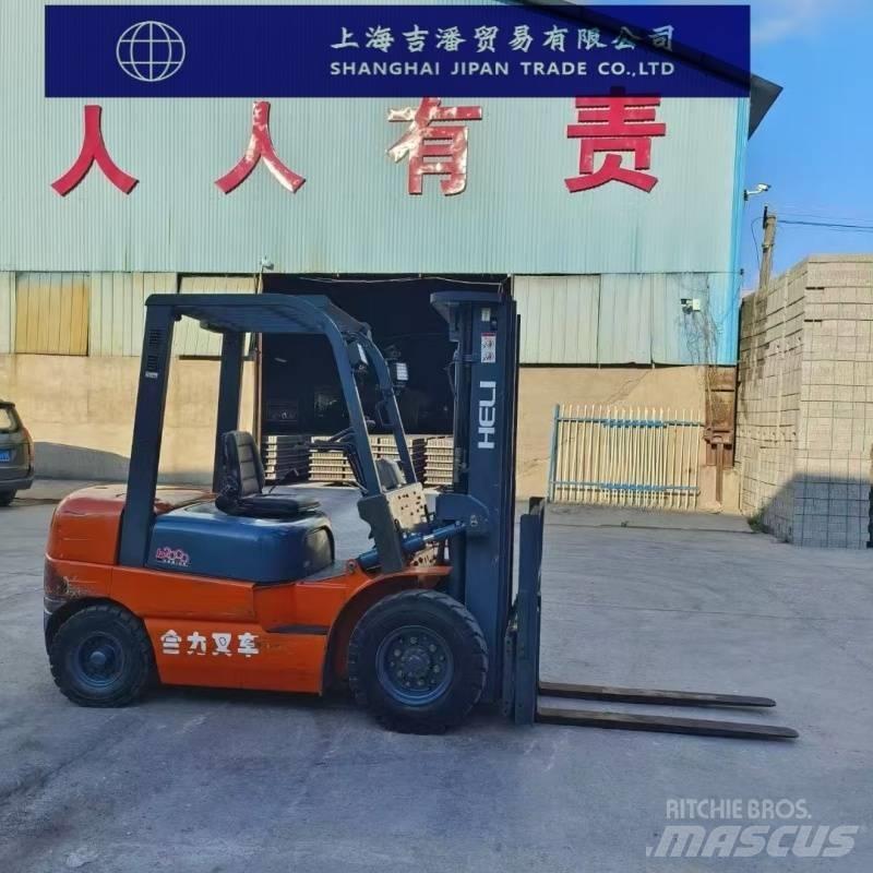 Heli H2000-25 Diesel Stapler