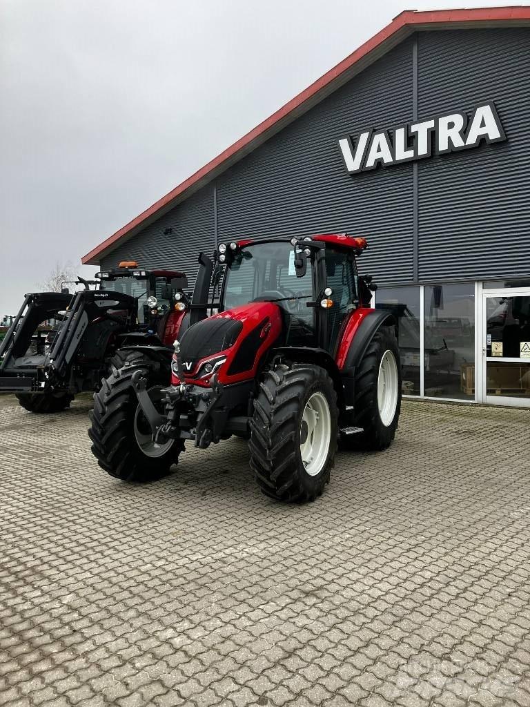 Valtra G135 Active Traktoren