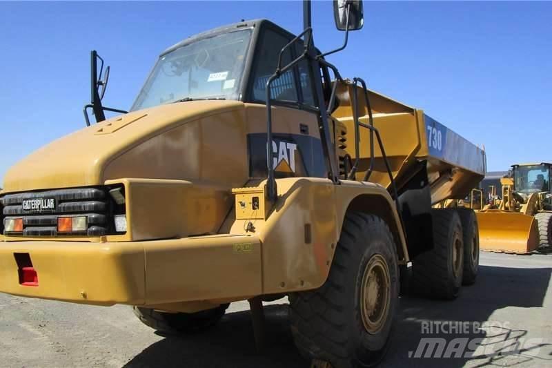 CAT 730 Dumper - Knickgelenk