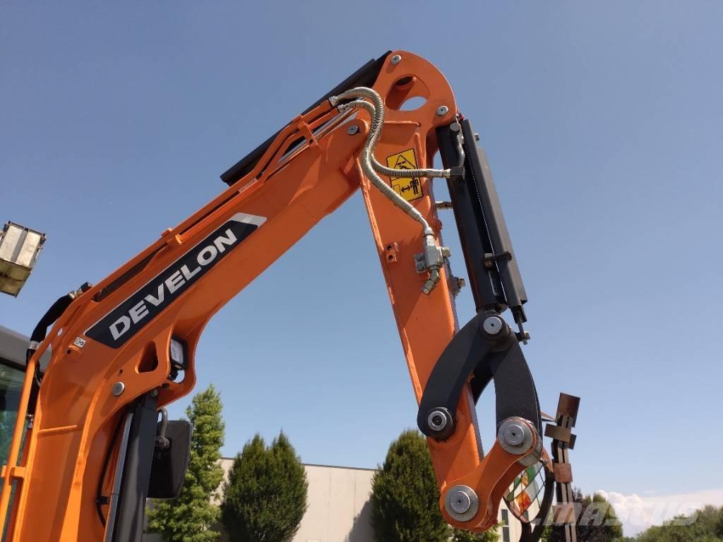 Develon DX 27 Z-7 Minibagger < 7t