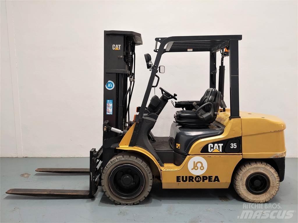 CAT DP35NTD Diesel Stapler