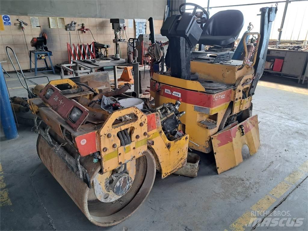 Dynapac CC102 Sonstige Baumaschinen