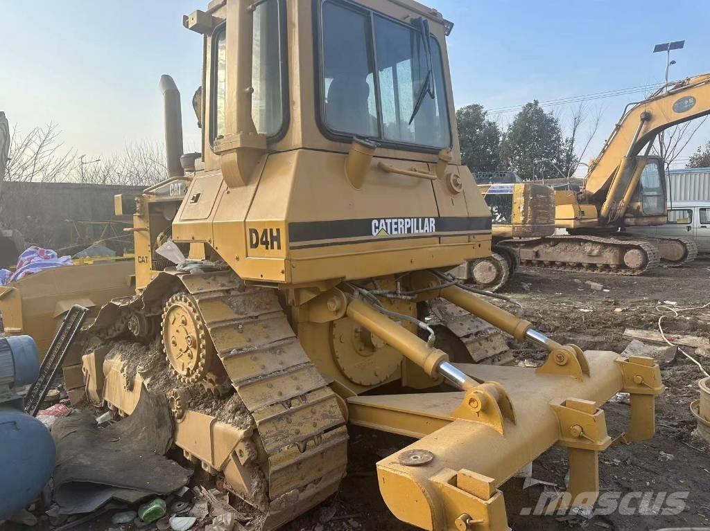CAT D4H Bulldozer