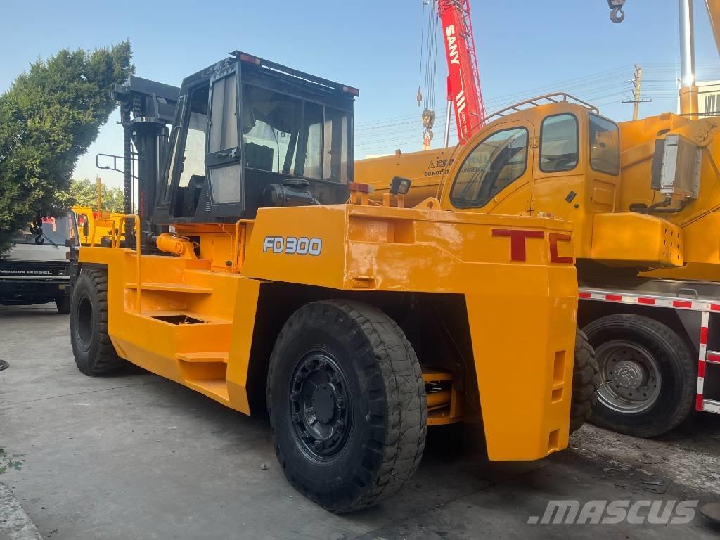 TCM FD 30 Diesel Stapler