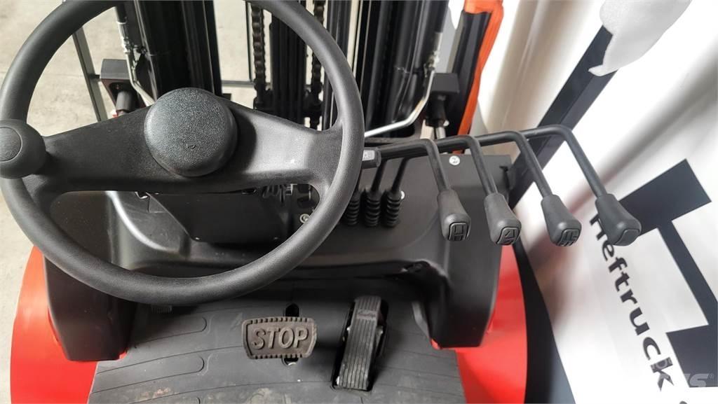  EFL303-B Elektro Stapler