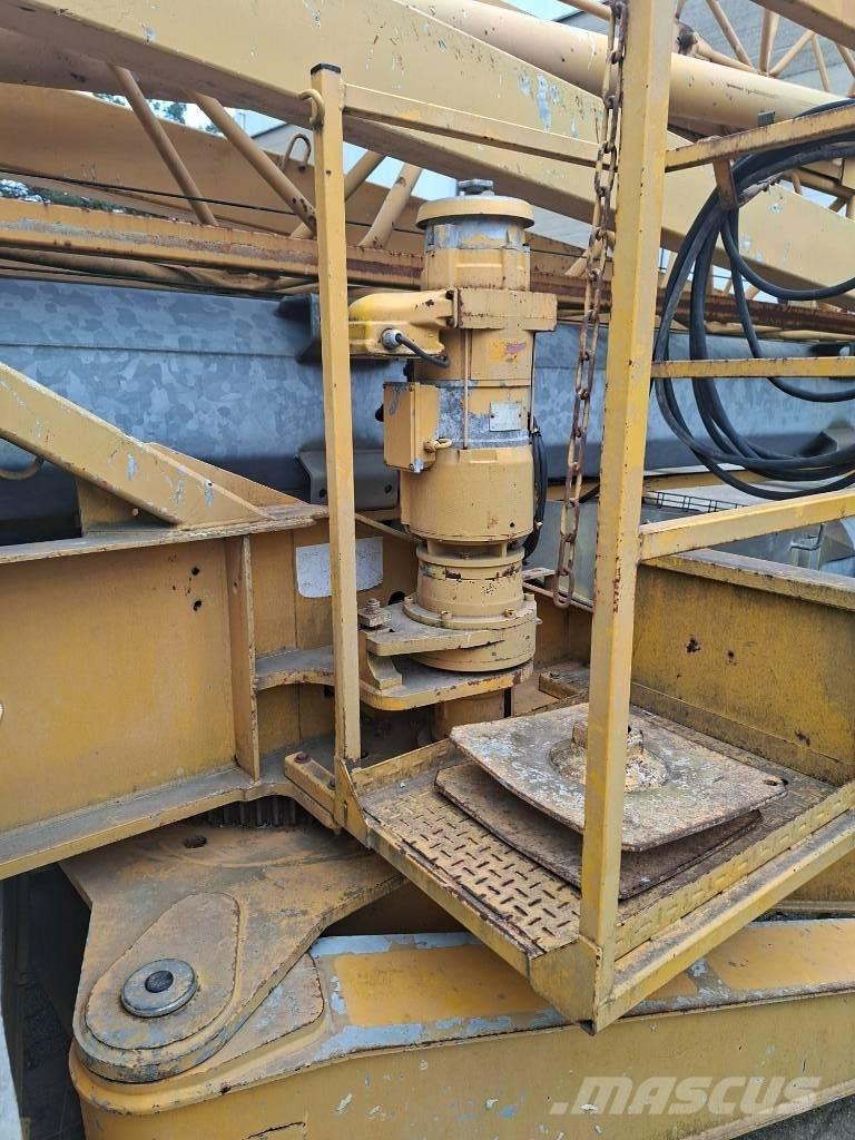 Potain HD 32 A Selbstaufrichtende Krane