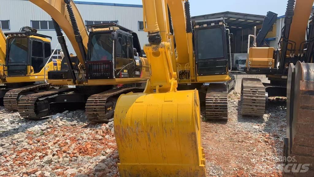 Komatsu PC 200 -8mo Raupenbagger