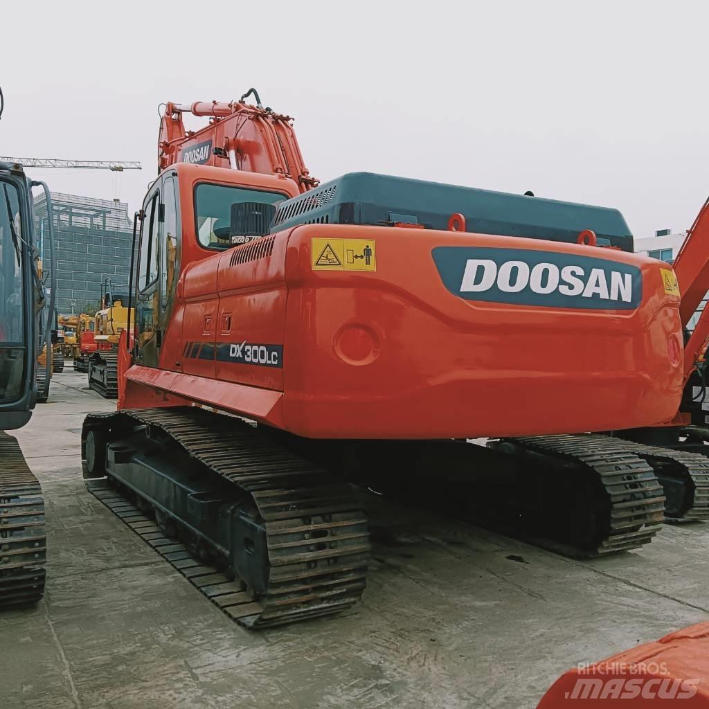 Doosan DX 300 LC Raupenbagger