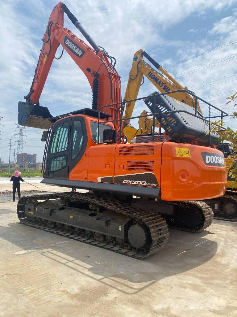 Doosan DX 300 Raupenbagger