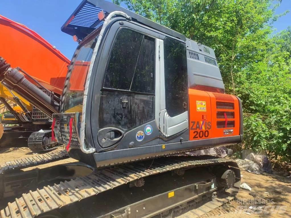 Hitachi EX200-3 Raupenbagger