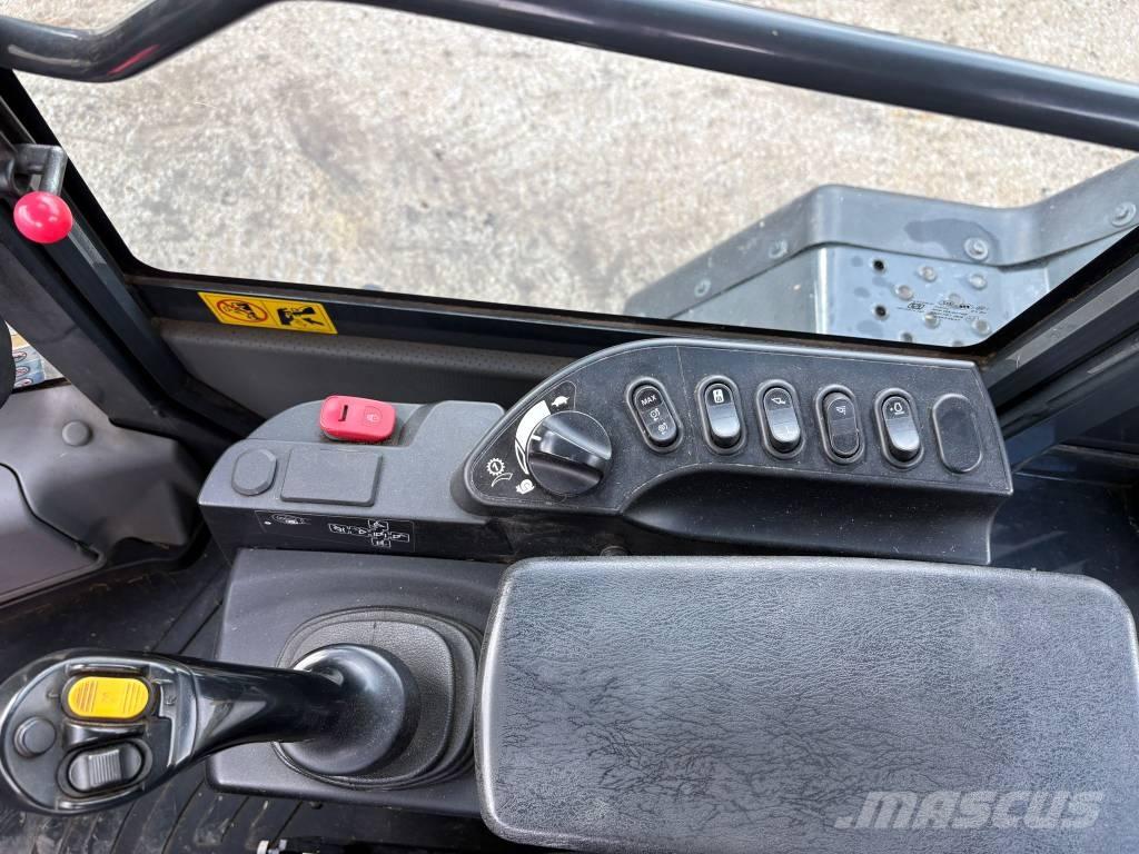 Komatsu WA320-8 Radlader