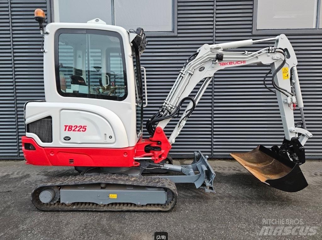 Takeuchi TB 225 Minibagger < 7t