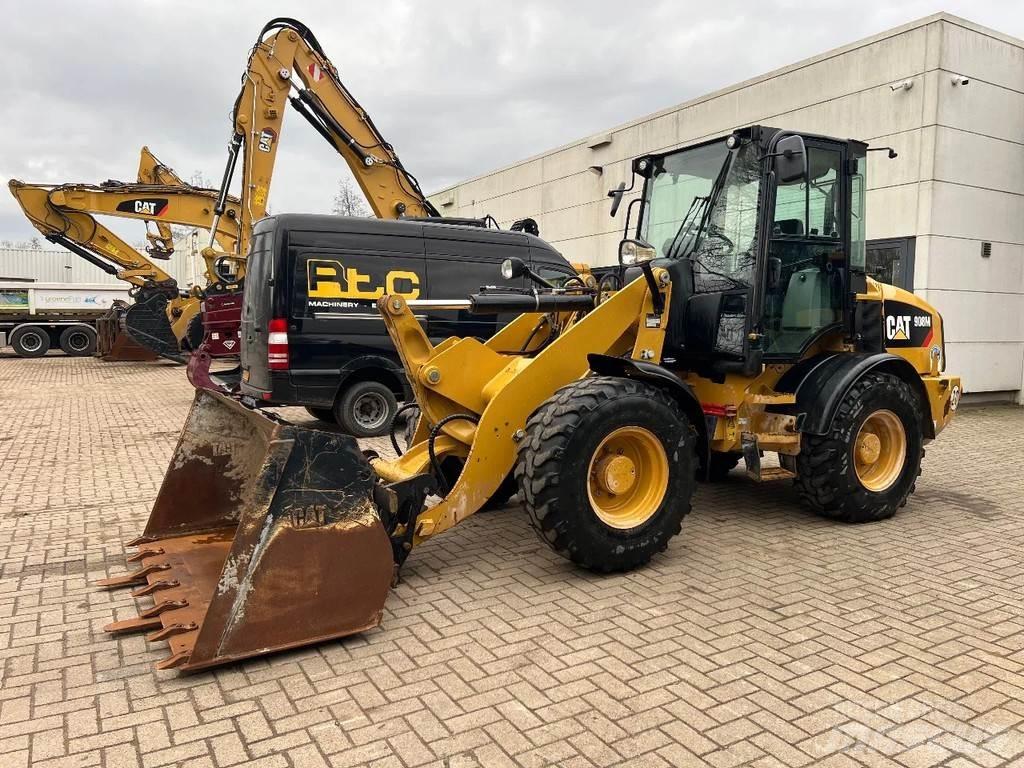 CAT 908M Radlader