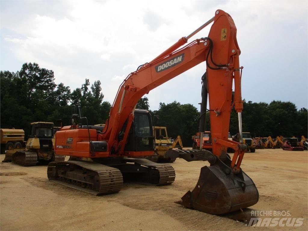 Doosan DX 225 Raupenbagger