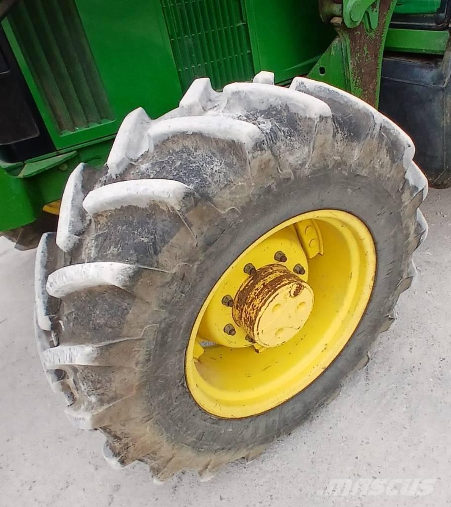 John Deere 6110 Traktoren