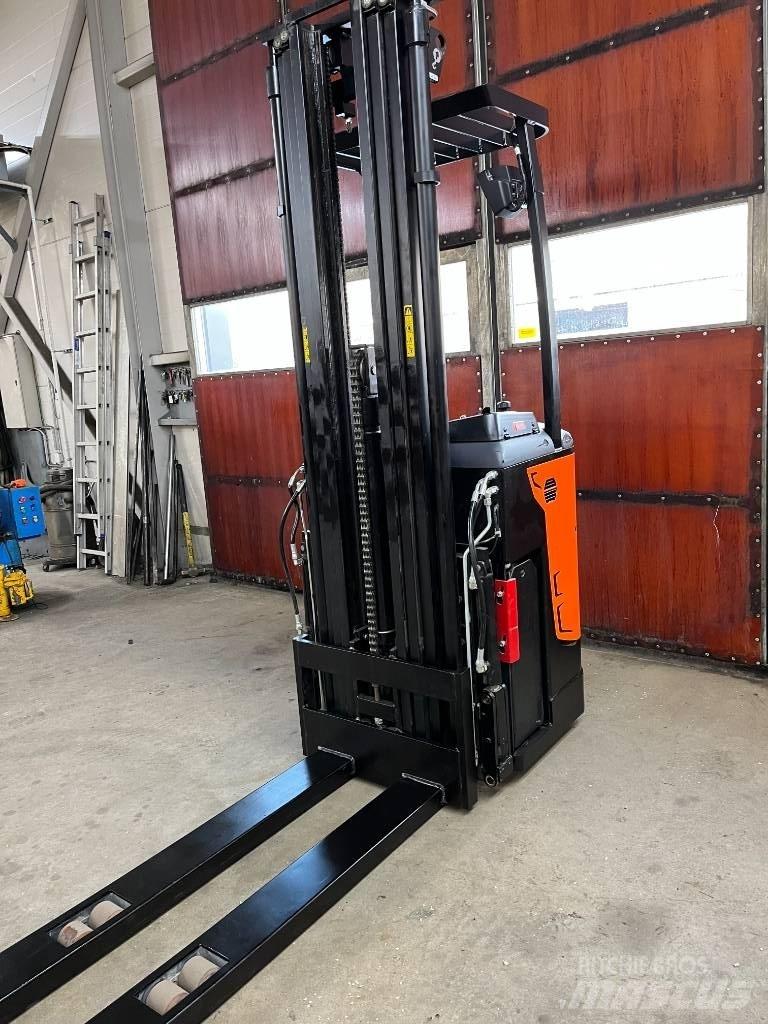 Rocla SST12AC Selbstfahrstapler
