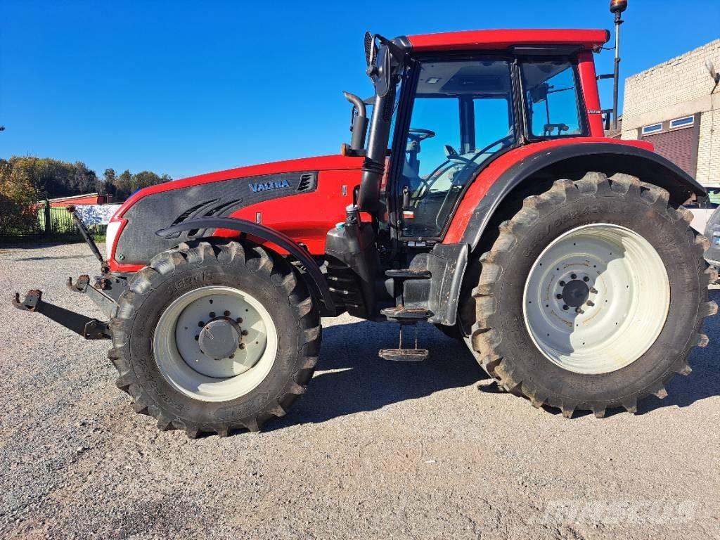 Valtra T 163 EV Traktoren