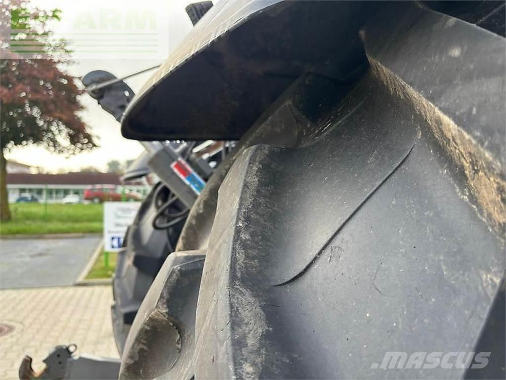 Valtra q265 Traktoren