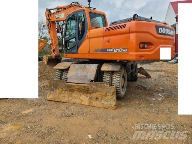 Doosan DX 210 W Mobilbagger