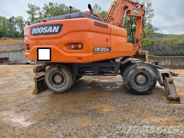 Doosan DX 210 W Mobilbagger
