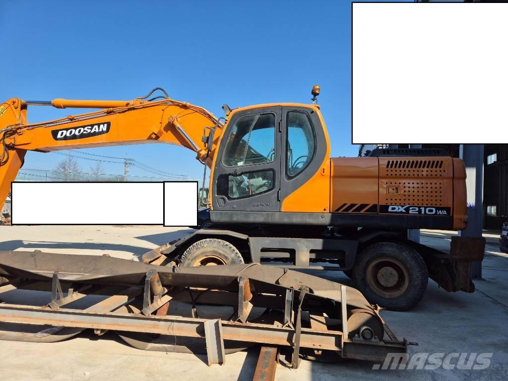 Doosan DX 210 W Mobilbagger