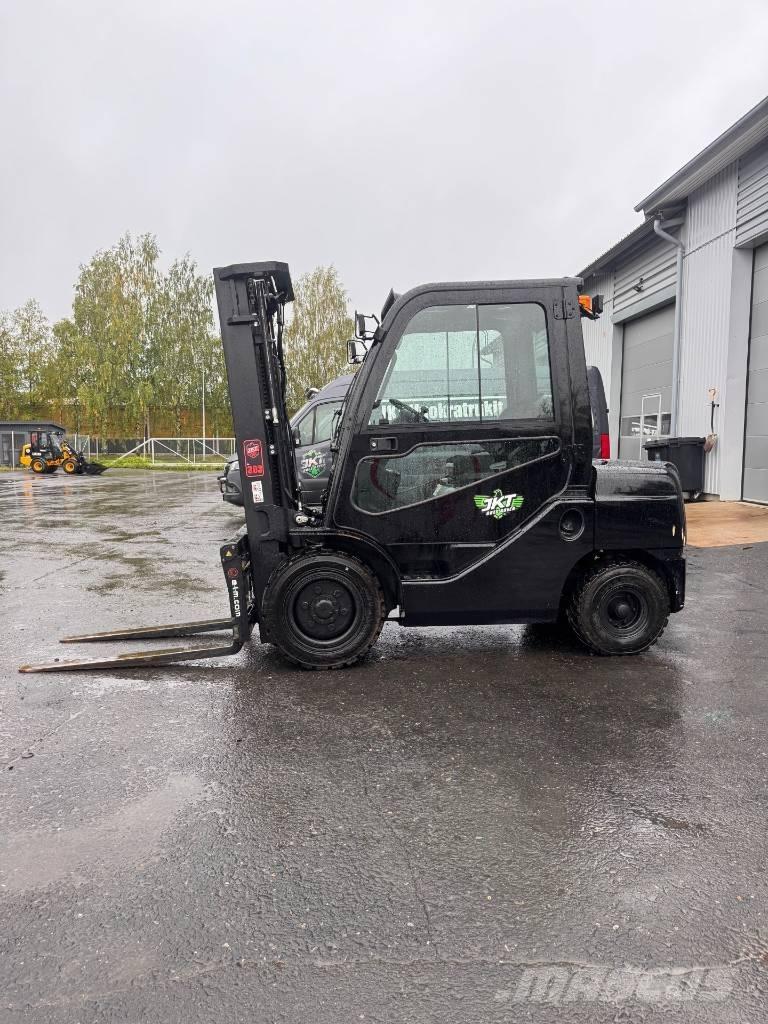 Toyota 02-8 FDF 30 Diesel Stapler