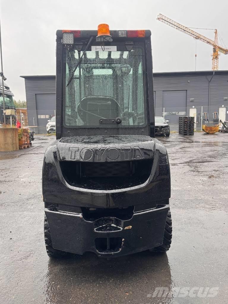 Toyota 02-8 FDF 30 Diesel Stapler