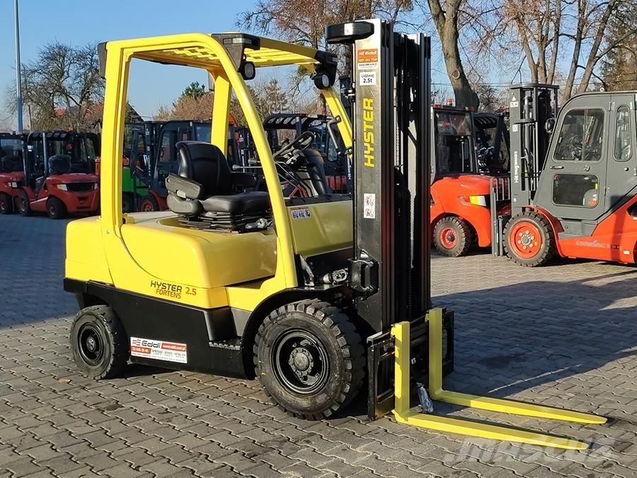 Hyster H2.5FT Diesel Stapler