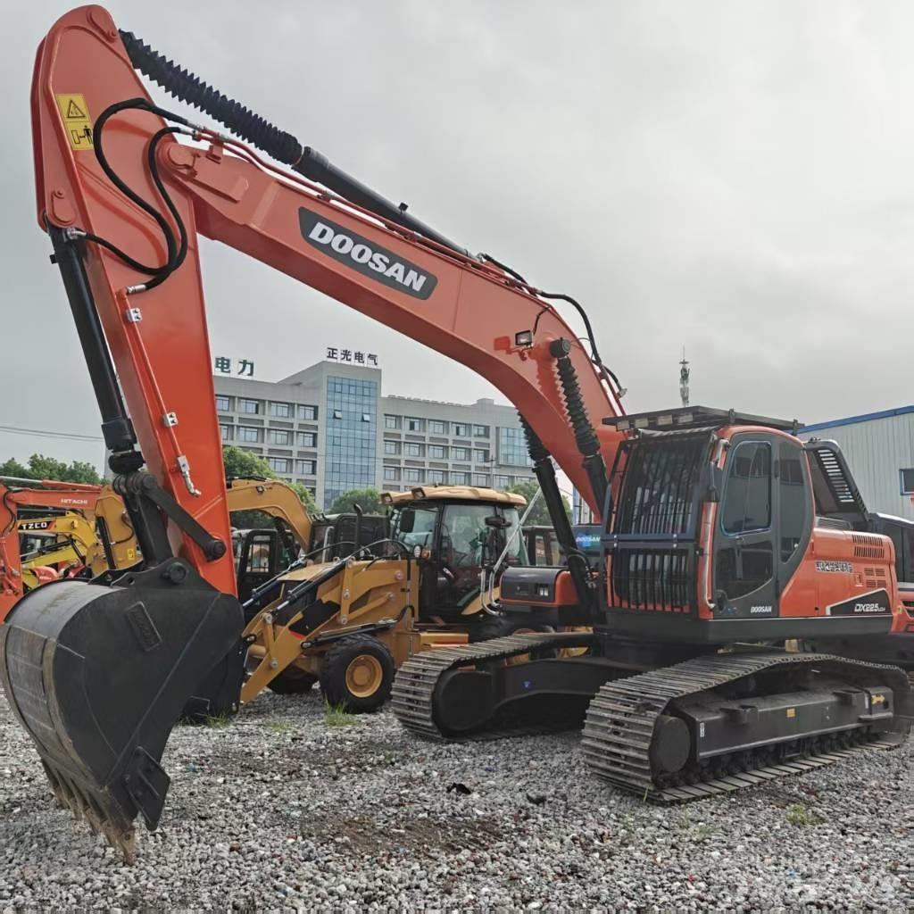 Doosan DX 225 LCA Raupenbagger