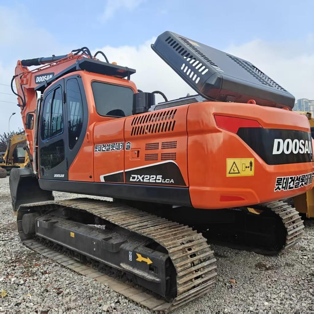 Doosan DX 225 LCA Raupenbagger