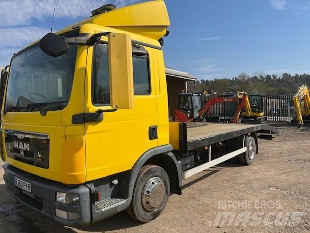 MAN 7.150 Pritschenwagen mit Seilwinde