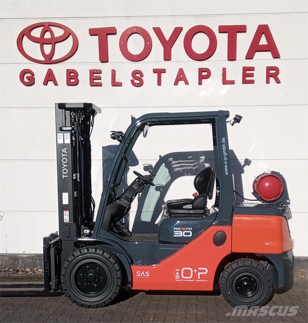 Toyota 02-8FGF30 Gas Stapler