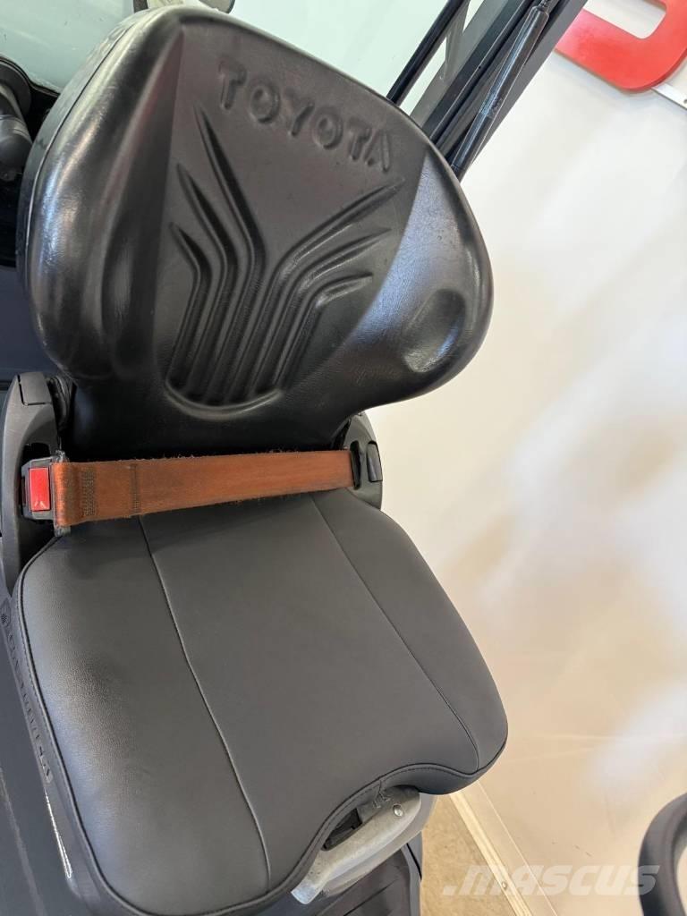 Toyota 10894 - 8FGF18 Gas Stapler