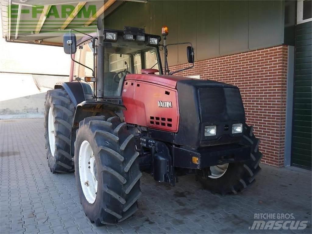 Valtra 8450 Traktoren