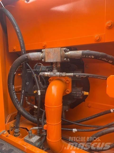 Doosan DX 180 LC Raupenbagger