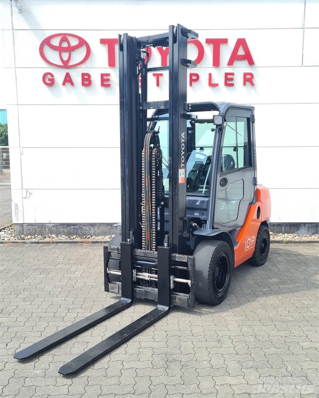 Toyota 02-8FDJF35 Diesel Stapler