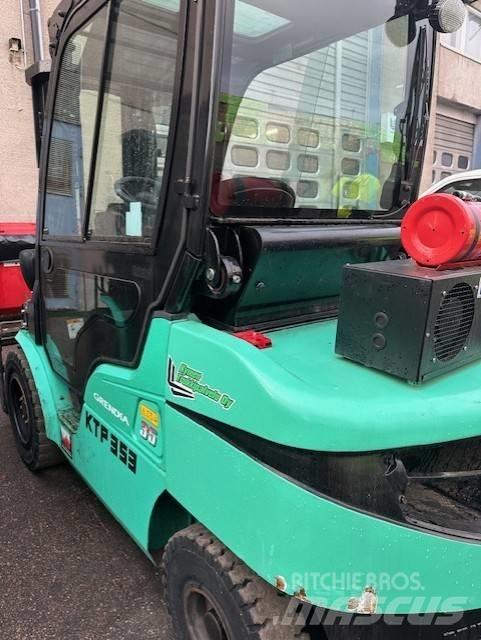 Mitsubishi FD 35 N Diesel Stapler