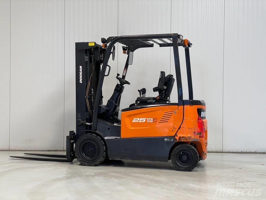Doosan B25X-7 Elektro Stapler