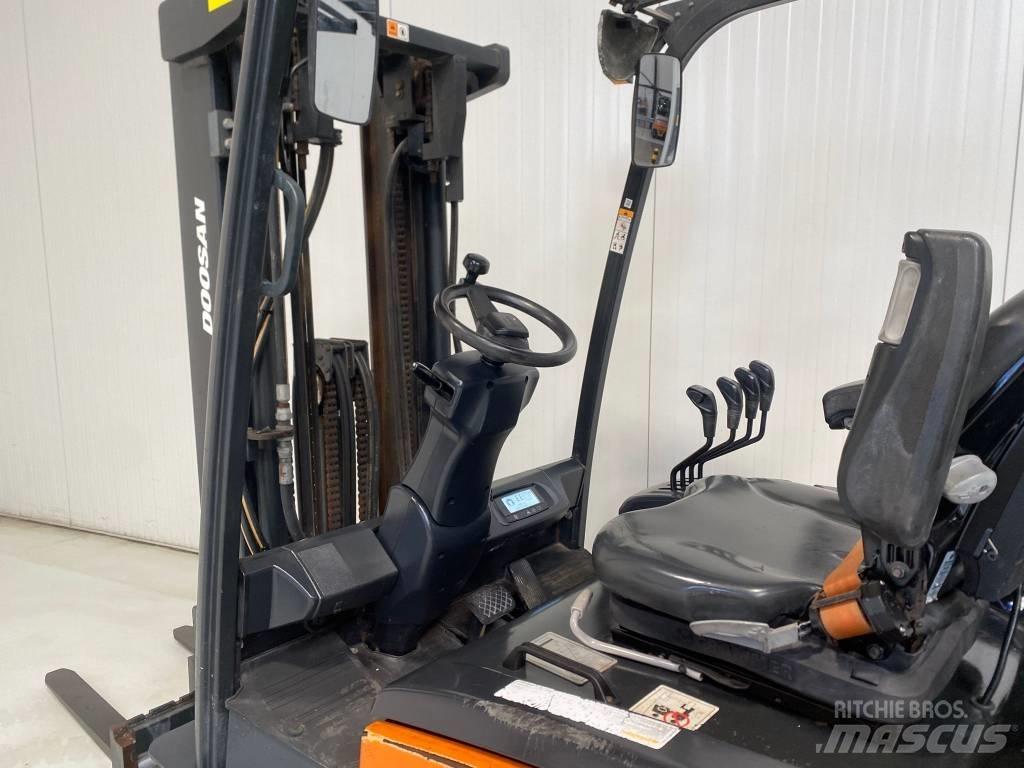 Doosan B25X-7 Elektro Stapler