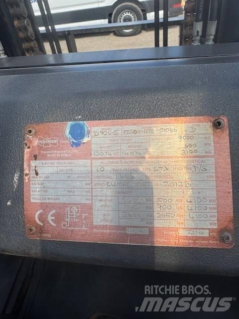 Doosan D 90 S-5 Diesel Stapler