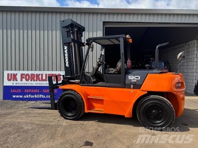 Doosan D 90 S-5 Diesel Stapler
