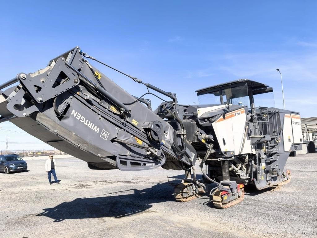 Wirtgen W200F Asphaltfräsen