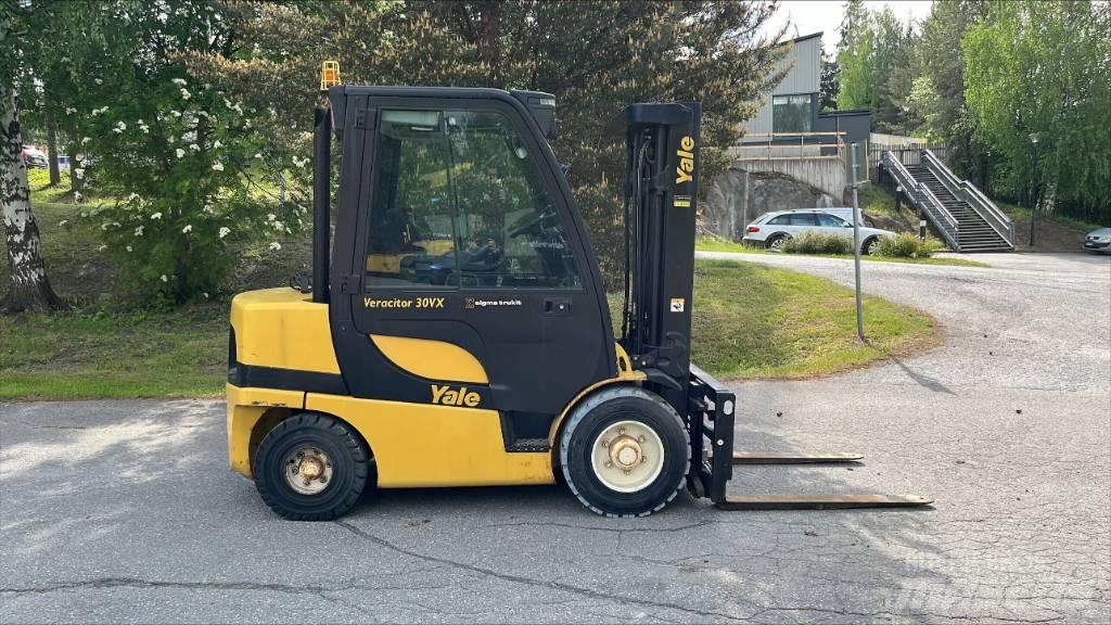 Yale GDP30VX Diesel Stapler